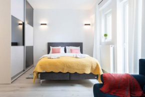 Design Triplex in the City Center with a Balcony